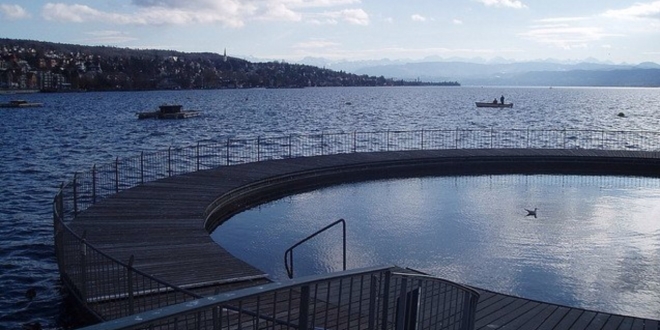 Piscine dans le lac de Zürich