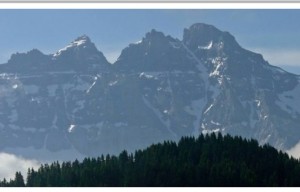 Les Alpes suisse et les étudiants du monde entier: un lien estivale